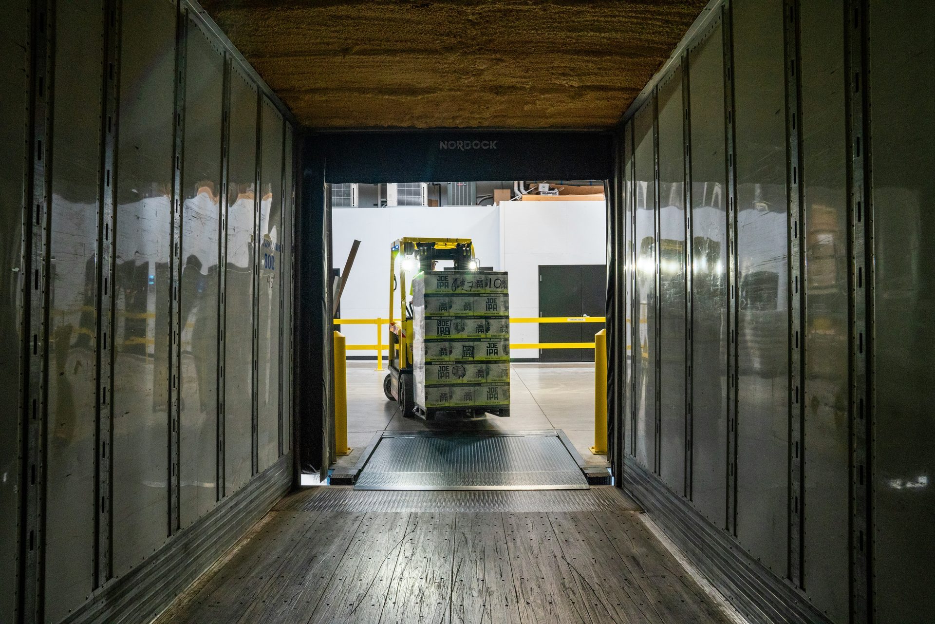 Ocean Freight Market Volatility: Maxwell Commits to Rate Stability